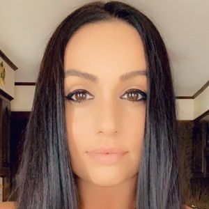 Meet your Posher, Tina